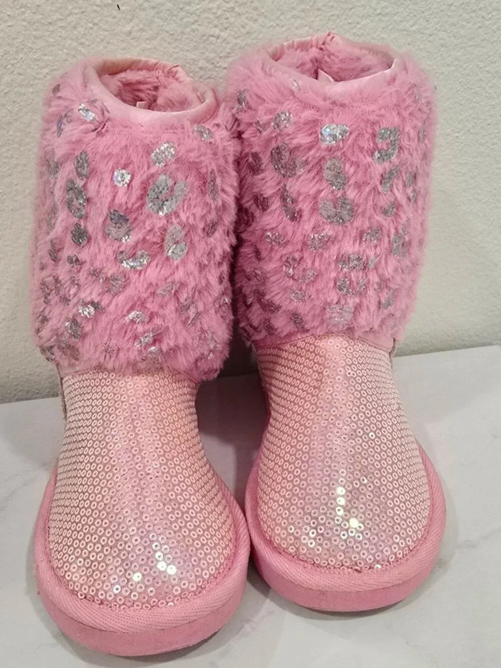 Justice ✦ Sparkly Faux Fur Boots ✦ Pink Sequin Glitter Accents Light‑Up Sides 3